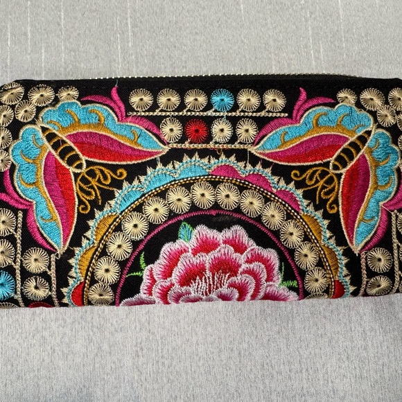 Embroidered Black and Pink Women's Clutch - Picture 2 of 4